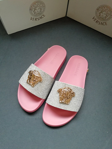 Mixed Brand Slippers Unisex ID:202004a84